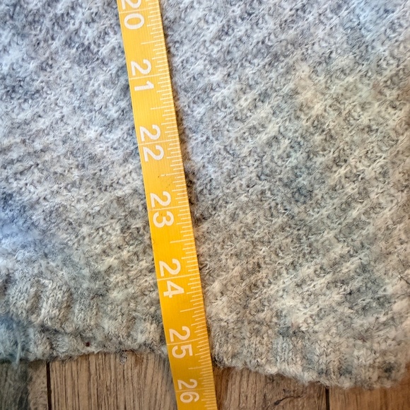 Max Studio Grey Sweater size M - Picture 5 of 6